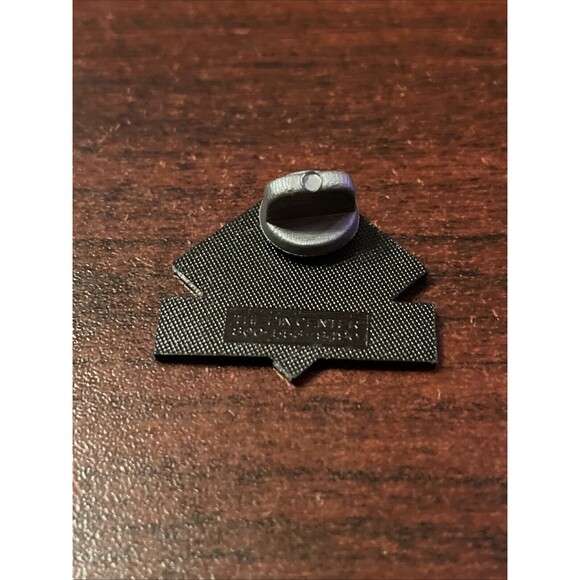 Outback Steakhouse San Antonio Texas The‎ Forum Kangaroo Lapel Hat Pin - Picture 3 of 3